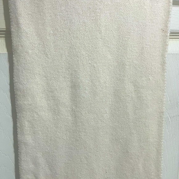 Guess Oatmeal Woman Scarf - Picture 2 of 4